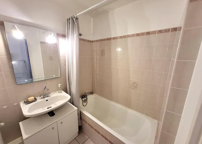 T2 Avec Balcon, Parking Prive, A 800m De La Et 500m Des Commerces - D'olonne - Fr-1-92-699 * Les Sables-dʼOlonne